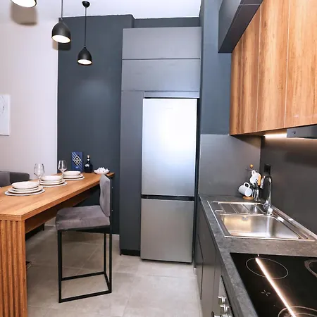 Luxurious Square 21