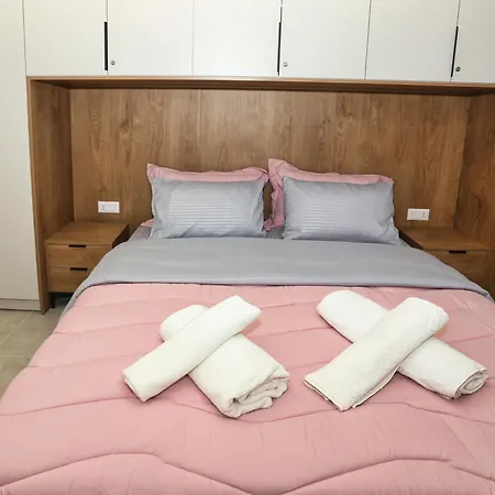 Luxurious Square 21 Apartman *