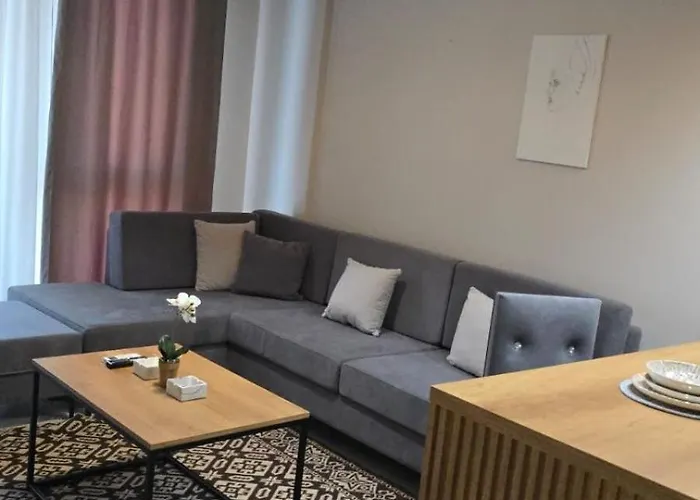 Luxurious Square 21 Apartman *