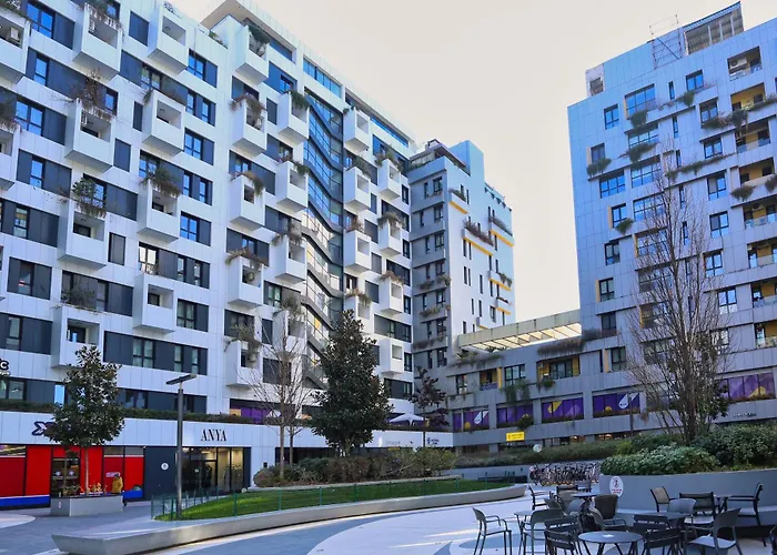 Luxurious Square 21 Apartman Tirana
