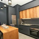 Apartment Luxurious Square 21 *