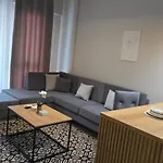 Luxurious Square 21 Apartment *